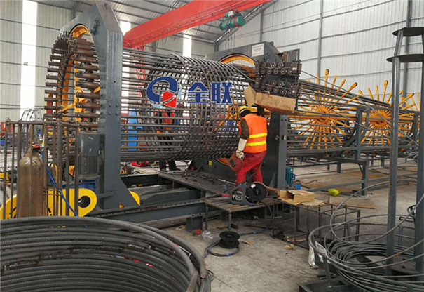 鋼筋(jin)籠滾焊機(jī) 鋼筋籠滾(gun)焊機