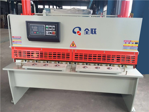 液壓閘(zha)式剪闆機 液壓閘式剪(jiǎn)闆機