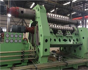 西安電(diàn)液伺服(fú)四輥波(bo)紋闆卷(juan)闆機