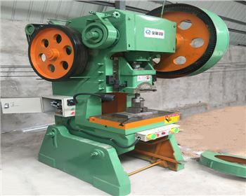 岐山(shān)縣開元機械制造(zao)有限責任公司