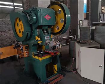 法蘭(lan)沖孔機