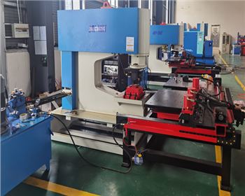 液壓數控沖孔中(zhong)心